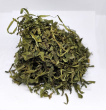 Laden Sie das Bild in den Galerie-Viewer, Fumbwa / Okazi / Ukazi / Eru/ KoKo/ Nkumu/ Gnetum africanum / wild spinach 1kg