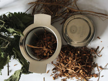 Carregar imagem no visualizador da galeria, Premium Stainless Steel Mesh Tea Infuser Strainer - Enjoy Perfectly Steeped Loose Leaf Tea Every Time!
